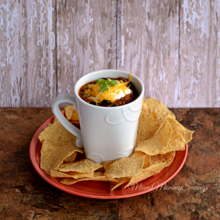 Love turkey? Try this Easy Turkey Chili Recipe today, it is super easy to prepare and everyone will love it. Recipe at CleverlyMe.com